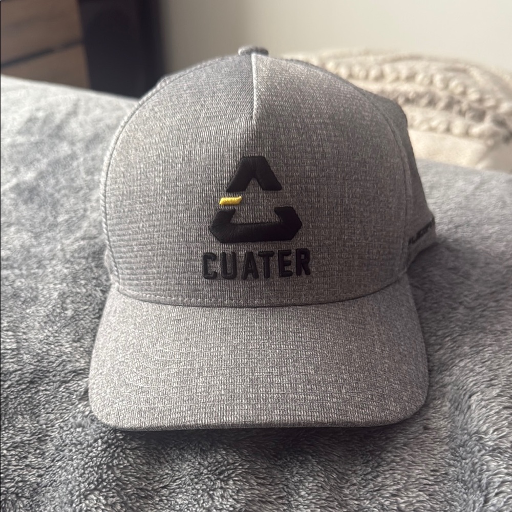 Cuater hat